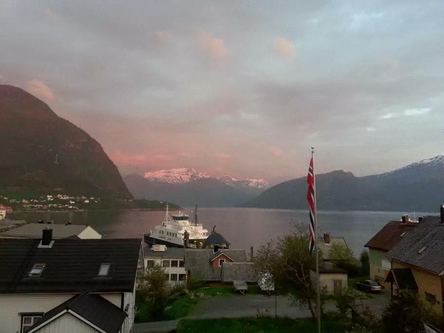 Huset Pa Hauen Villa Volda Bagian luar foto